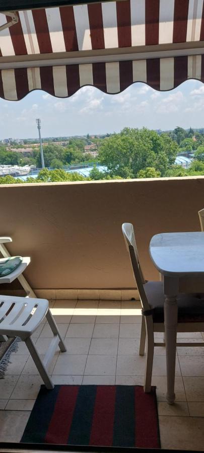 Stanza In Appartamento Privato Zona San Vitale Bologna Luaran gambar
