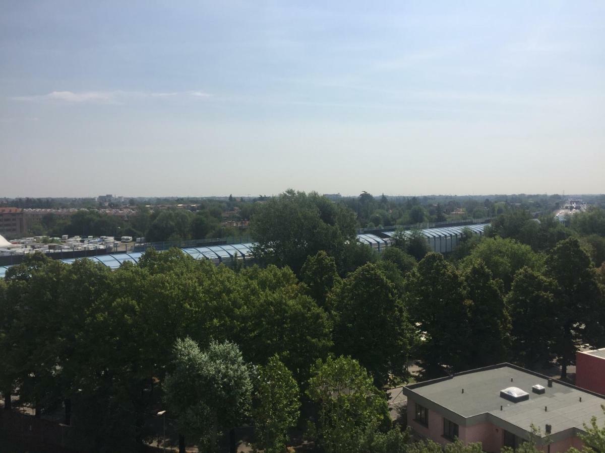 Stanza In Appartamento Privato Zona San Vitale Bologna Luaran gambar
